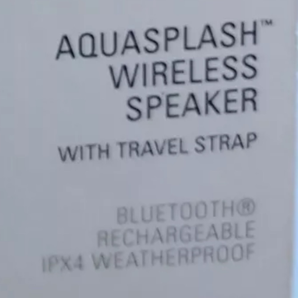 Polaroid Aquasplash Bluetooth Wireless Speaker NEW - Picture 2 of 8
